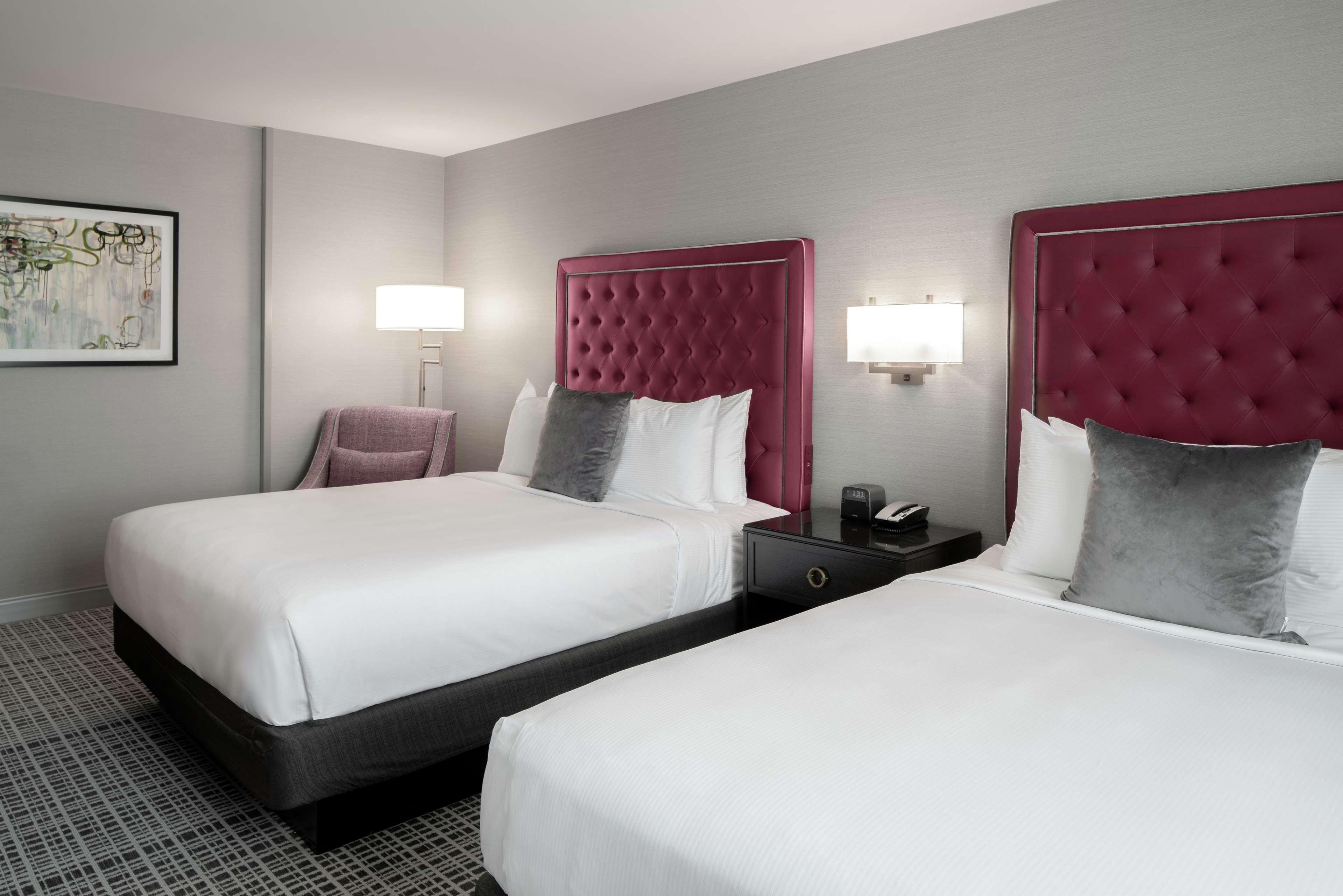 ดิ แอกซิส โมลีน โฮเต็ล ทาเพสทรี คอลเลคชั่น บาย ฮิลตัน Hotel ภายนอก รูปภาพ