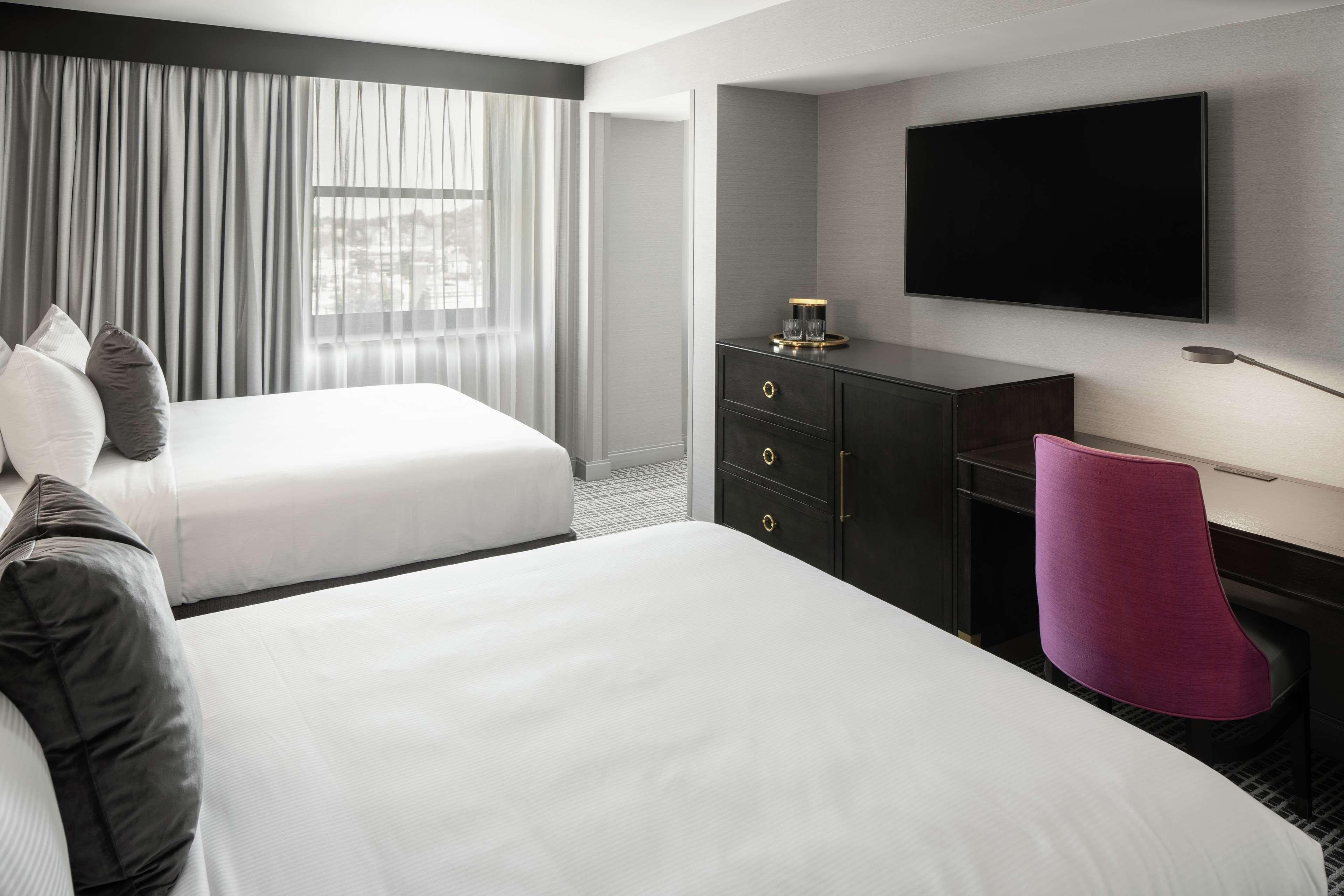 ดิ แอกซิส โมลีน โฮเต็ล ทาเพสทรี คอลเลคชั่น บาย ฮิลตัน Hotel ภายนอก รูปภาพ