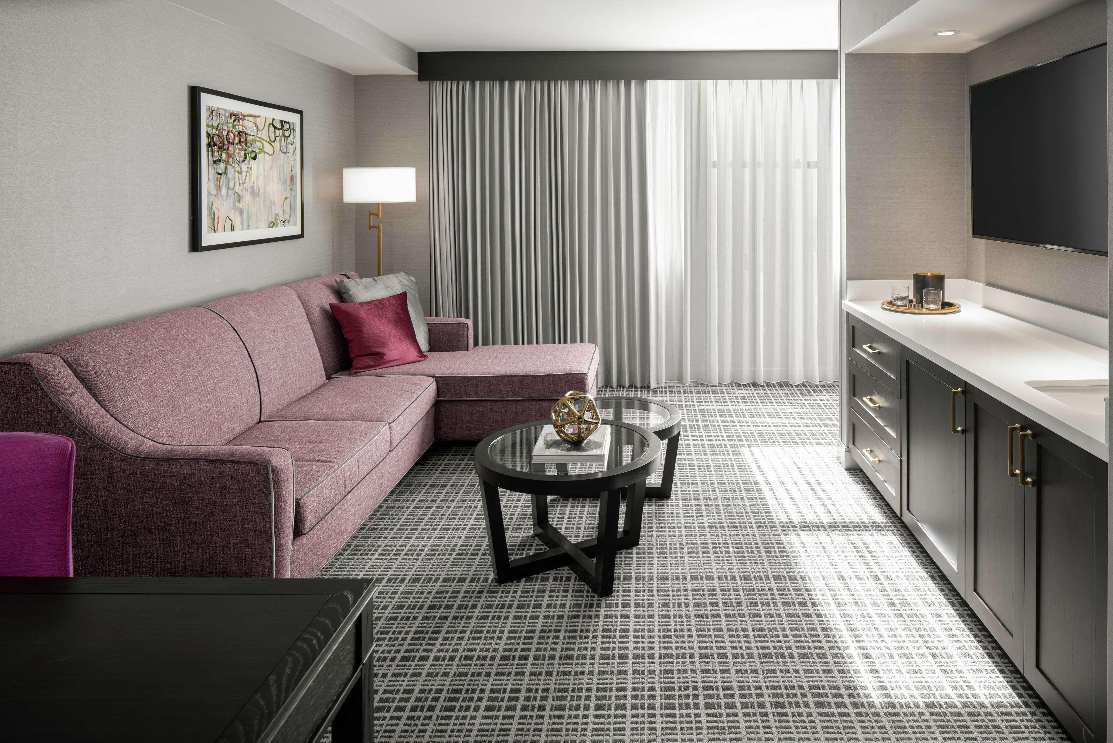 ดิ แอกซิส โมลีน โฮเต็ล ทาเพสทรี คอลเลคชั่น บาย ฮิลตัน Hotel ภายนอก รูปภาพ