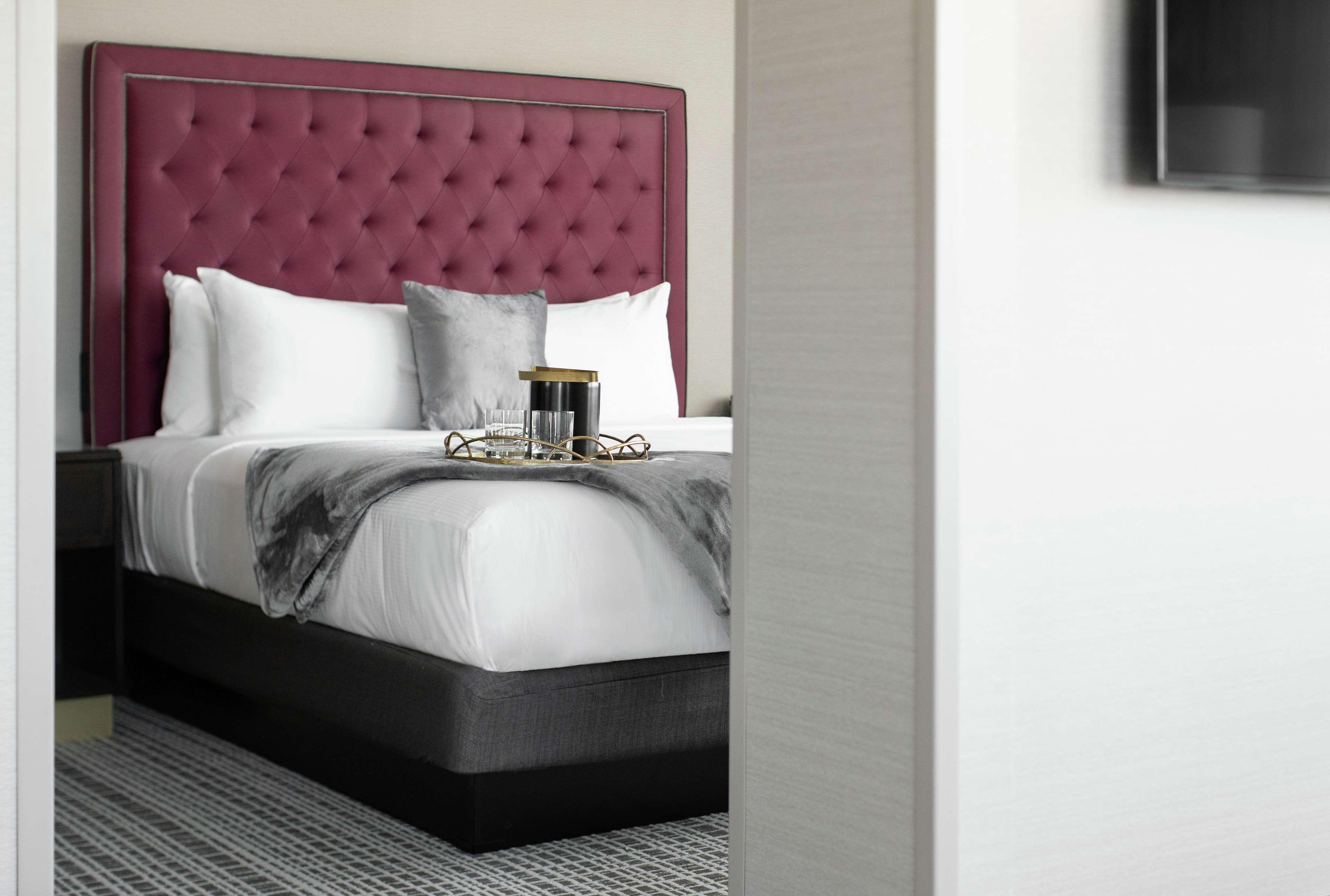 ดิ แอกซิส โมลีน โฮเต็ล ทาเพสทรี คอลเลคชั่น บาย ฮิลตัน Hotel ภายนอก รูปภาพ