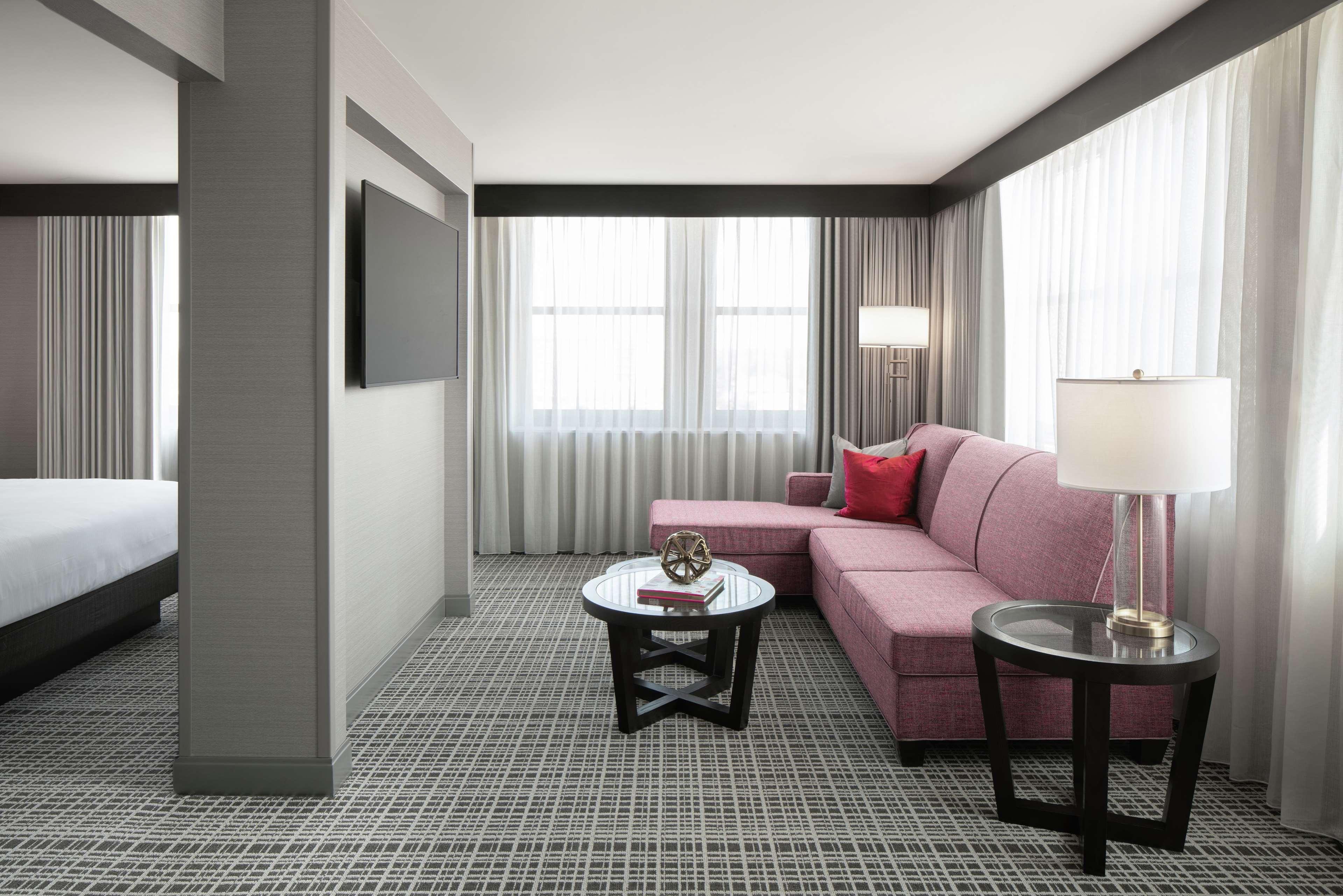 ดิ แอกซิส โมลีน โฮเต็ล ทาเพสทรี คอลเลคชั่น บาย ฮิลตัน Hotel ภายนอก รูปภาพ