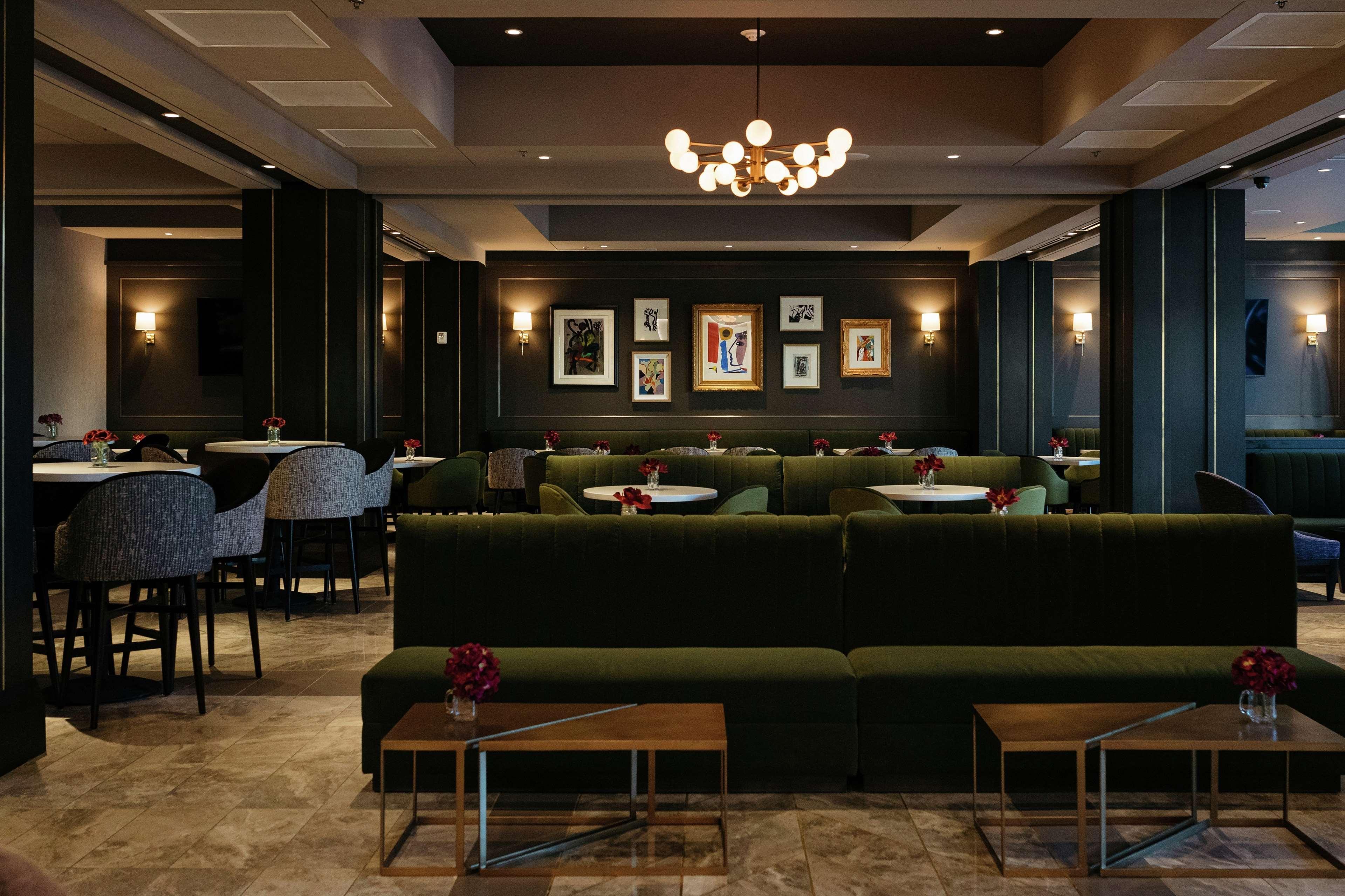 ดิ แอกซิส โมลีน โฮเต็ล ทาเพสทรี คอลเลคชั่น บาย ฮิลตัน Hotel ภายนอก รูปภาพ