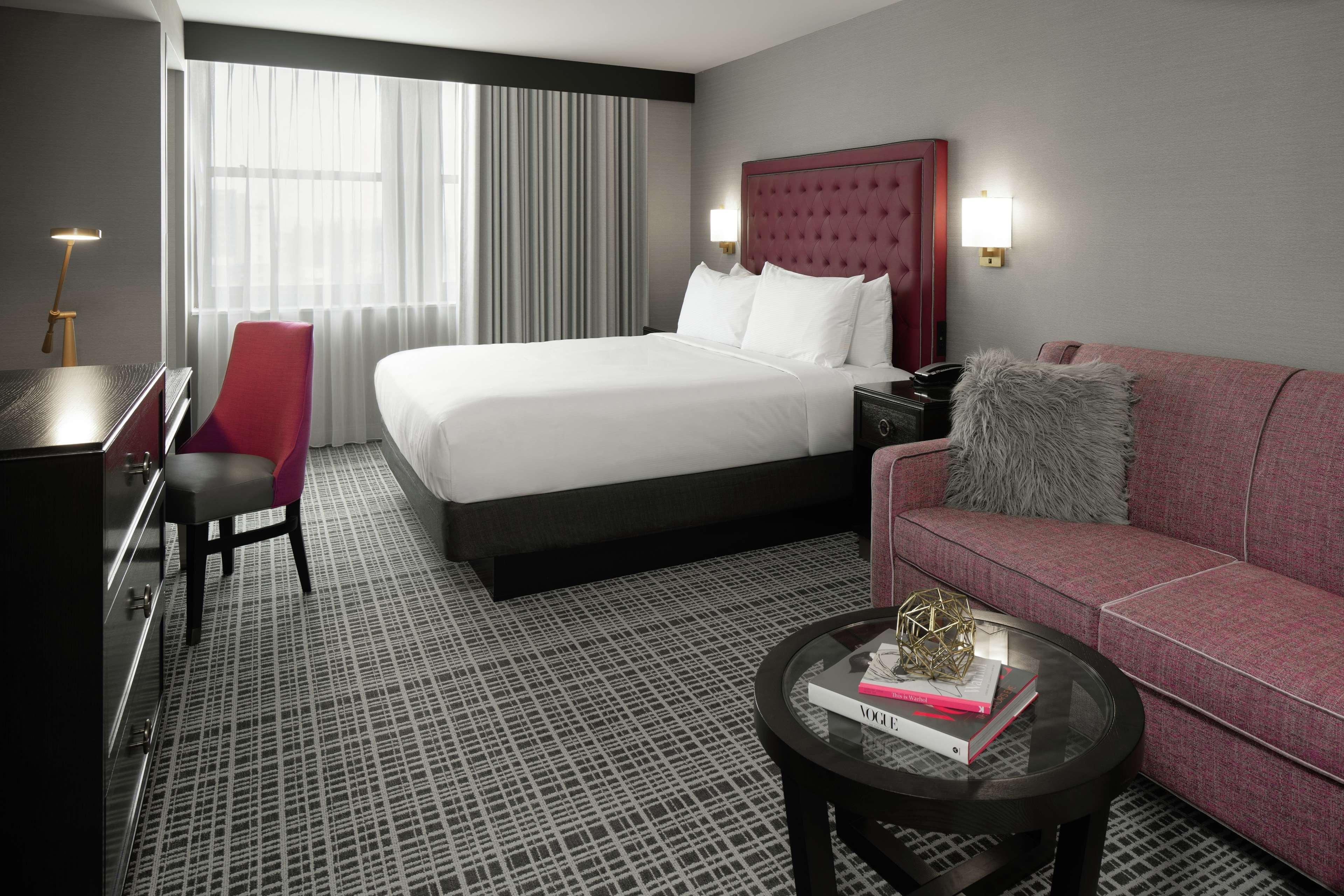 ดิ แอกซิส โมลีน โฮเต็ล ทาเพสทรี คอลเลคชั่น บาย ฮิลตัน Hotel ภายนอก รูปภาพ