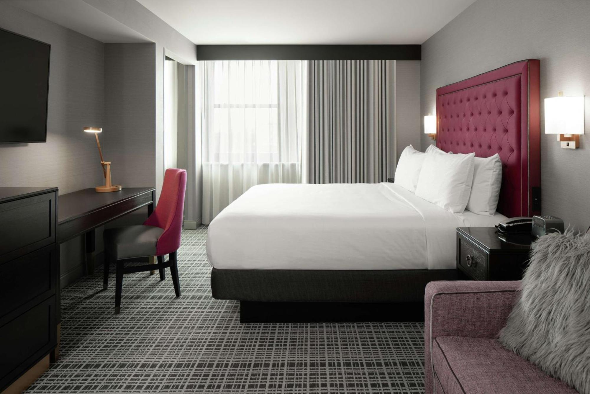 ดิ แอกซิส โมลีน โฮเต็ล ทาเพสทรี คอลเลคชั่น บาย ฮิลตัน Hotel ภายนอก รูปภาพ