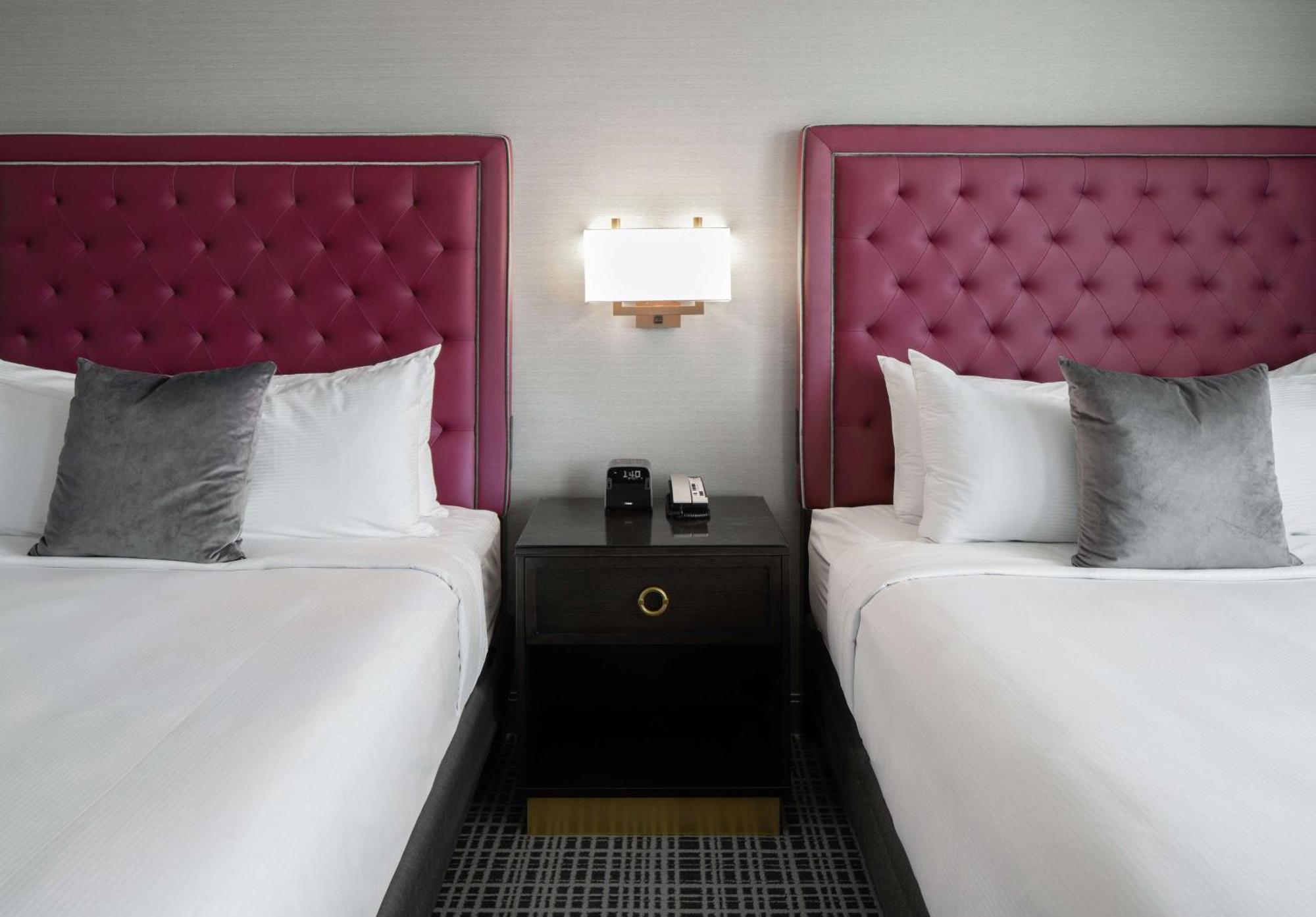 ดิ แอกซิส โมลีน โฮเต็ล ทาเพสทรี คอลเลคชั่น บาย ฮิลตัน Hotel ภายนอก รูปภาพ