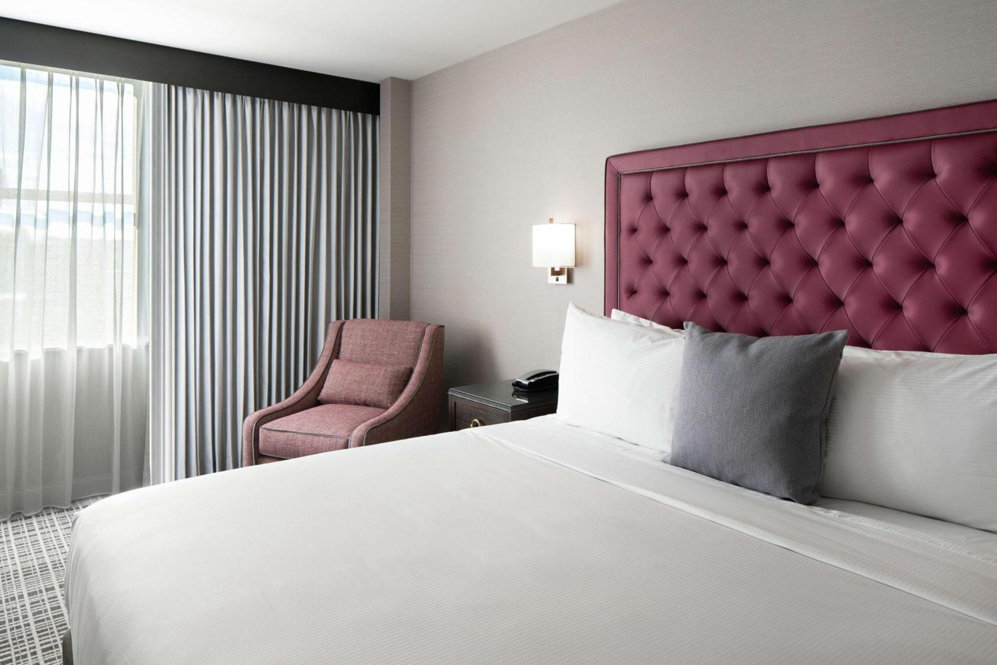 ดิ แอกซิส โมลีน โฮเต็ล ทาเพสทรี คอลเลคชั่น บาย ฮิลตัน Hotel ภายนอก รูปภาพ