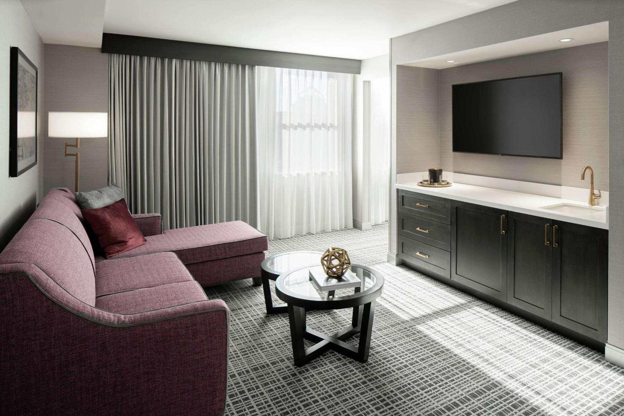 ดิ แอกซิส โมลีน โฮเต็ล ทาเพสทรี คอลเลคชั่น บาย ฮิลตัน Hotel ภายนอก รูปภาพ